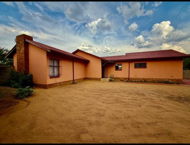 3 BEDROOM HOUSE FOR SALE IN VANDERBIJLPARK CE 5